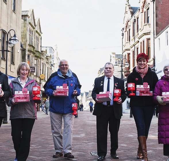 Fundraising-scottish-poppy-appeal-volunteers-2016-181 low res