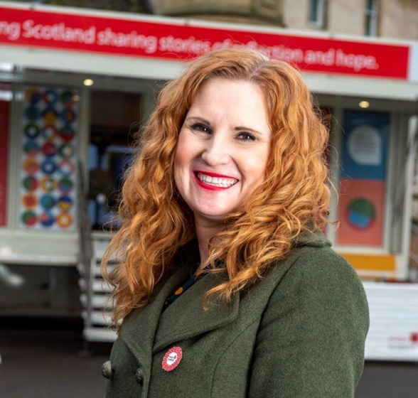 poppys-170120-BudPersonality-0226-1-690x690