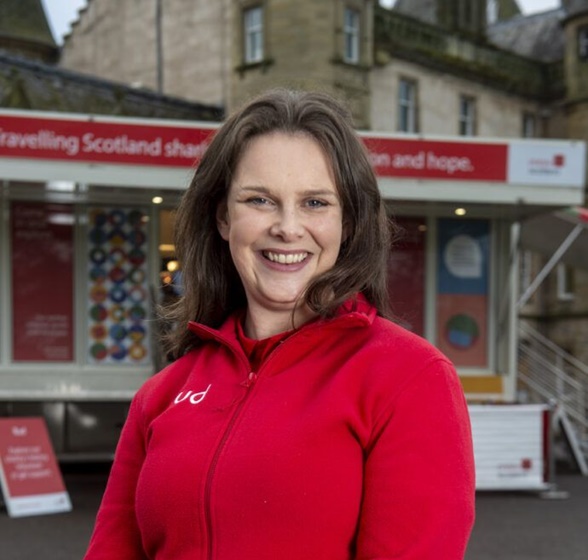 poppys-170120-BudPersonality-0344-1-690x690