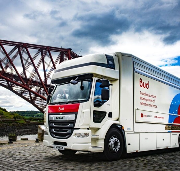 PoppyS-220519-BudScenery-257-scaled-690x690