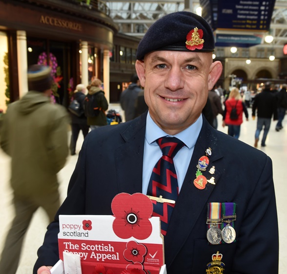 Fundraising-scottish-poppy-appeal-volunteers-2015-Legion-Scotland--0992