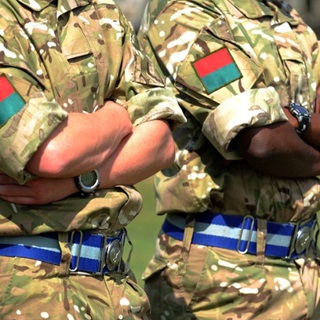 Folded-arms-768x512 Folded-arms-768x512